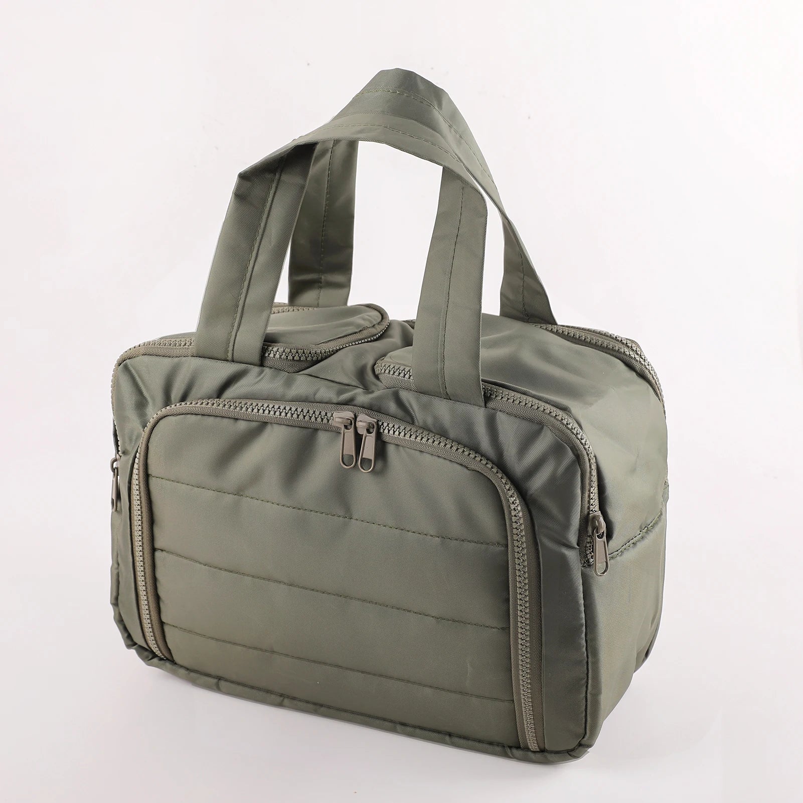 Multi-Compartment Quilted Simple and Stylish Solid Color Portable Travel Toiletry and Makeup Bag, Multifunctional Large Capacity Lightweight Soft Stain-Resistant Large Opening Toiletry Bag for Men and Women, with Dry and Wet